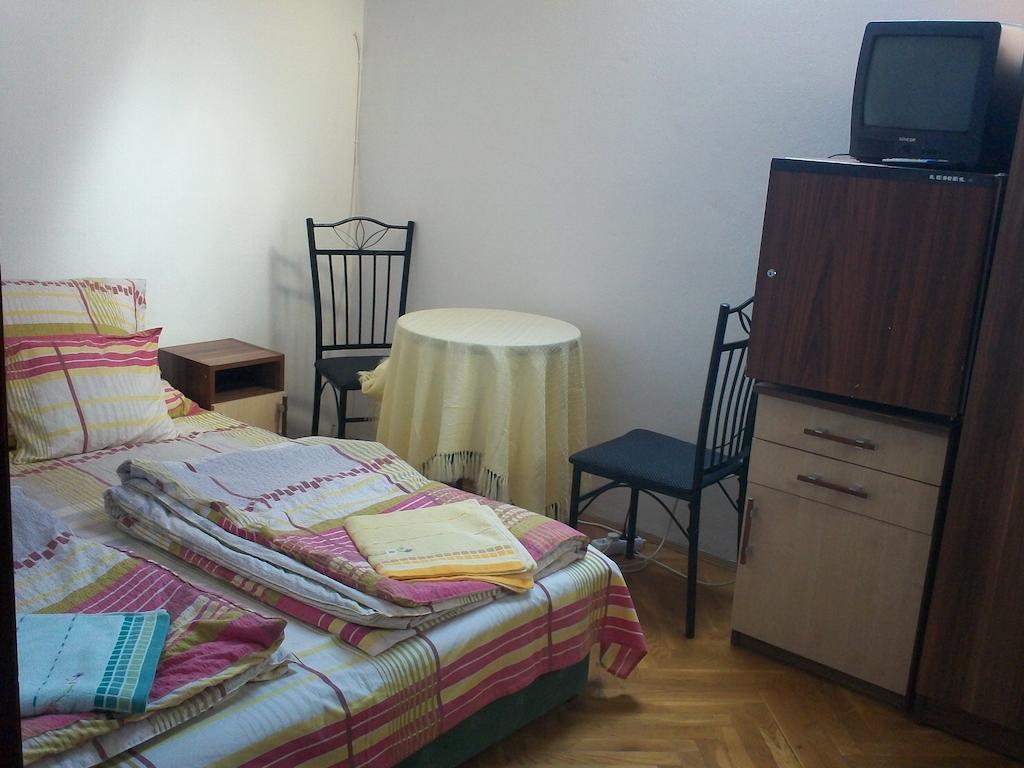 Attila Apartman Hotel Siófok Værelse billede