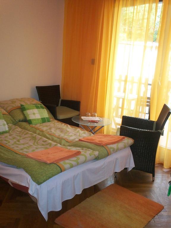 Attila Apartman Hotel Siófok Værelse billede